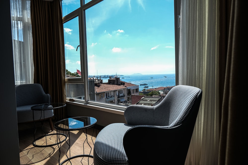 Sea View Room photo 2