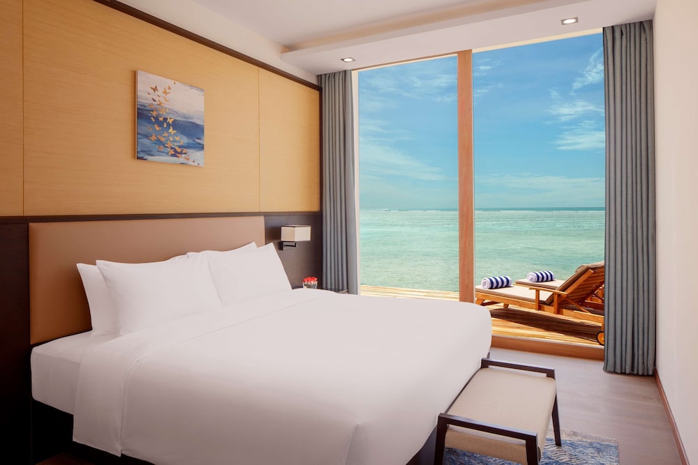 Three bedroom water villa with private pool & free access to VIP seaplane lounge on arrival - Photo 5