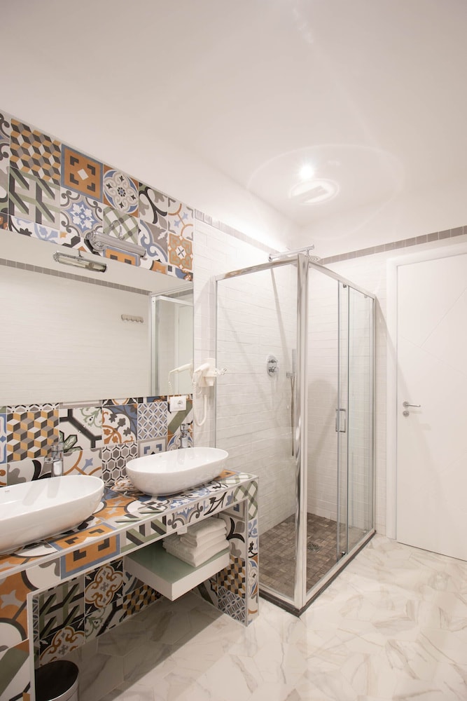Superior Double Room, Sea View - Photo 4