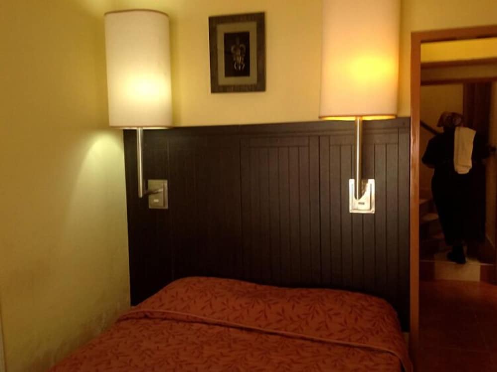 Standard Room photo 2