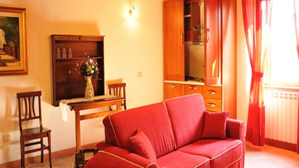 Double Room (2 Adults + 1 Child) - Photo 4