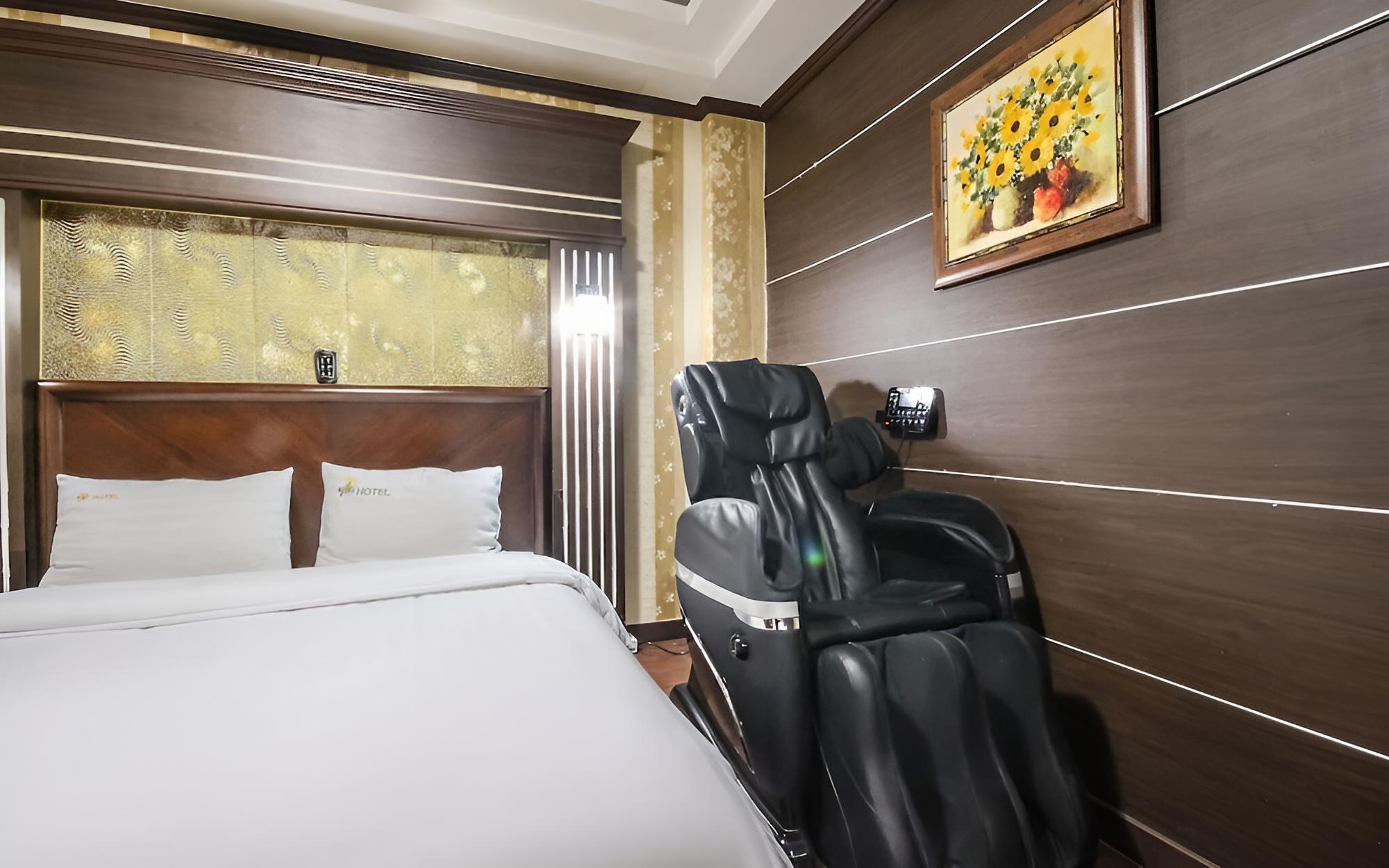 Room (VIP (Netflix - use personal account a) - Photo 4