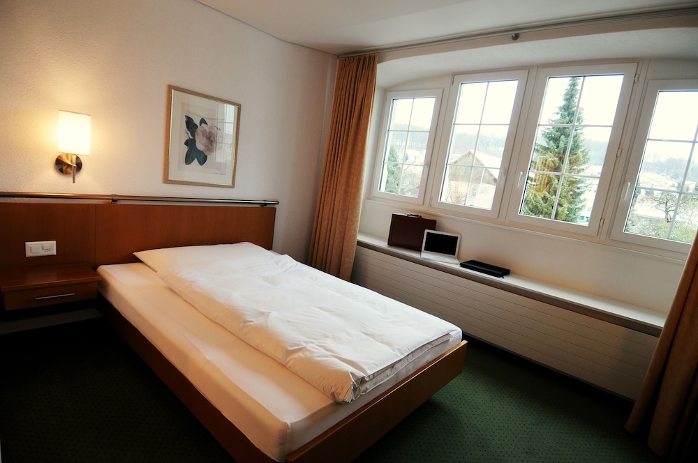 Basic Double Room, 1 Double Bed photo 2
