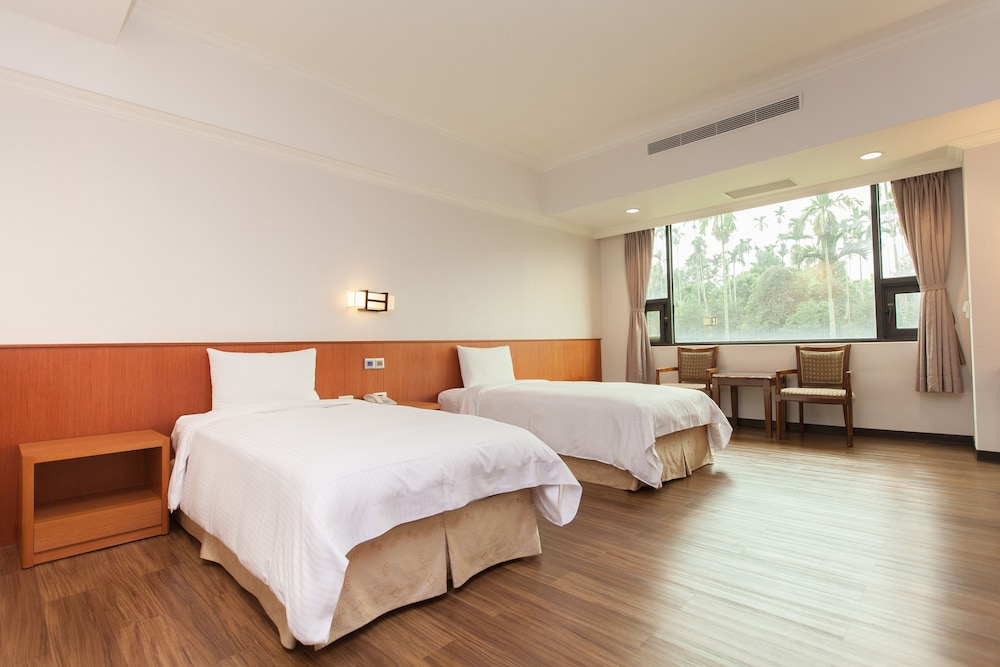 Standard Twin Room, 2 Twin Beds photo 3