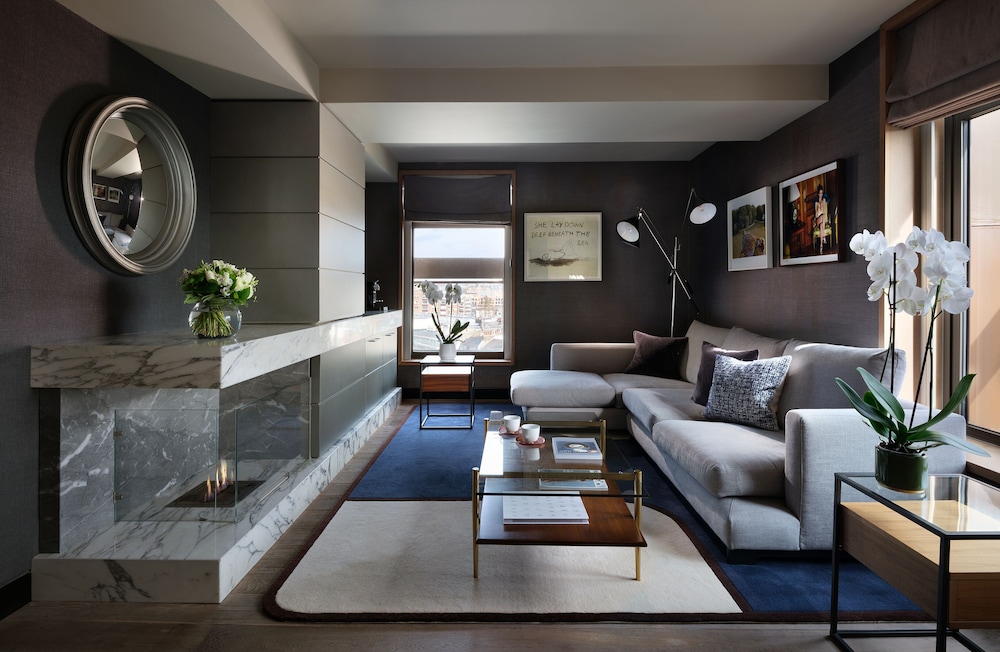 Penthouse Suite