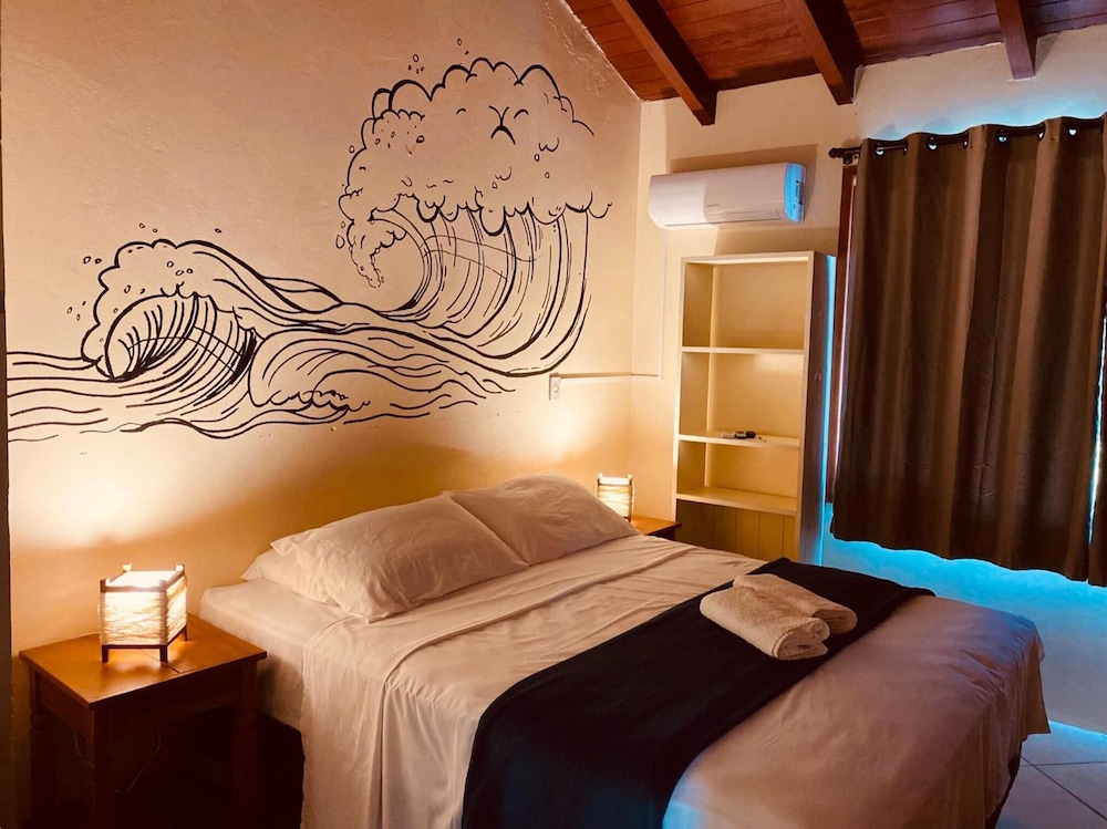 Room (9)