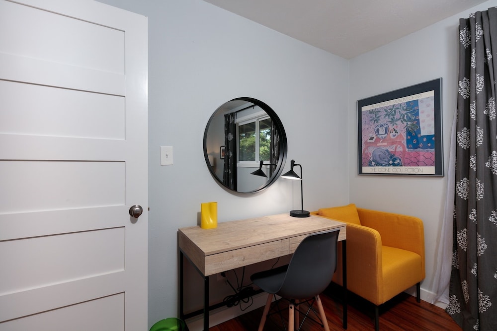 House, 2 Bedrooms photo 3