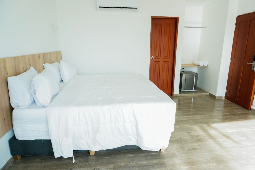 Superior Double or Twin Room, Sea View - Photo 4
