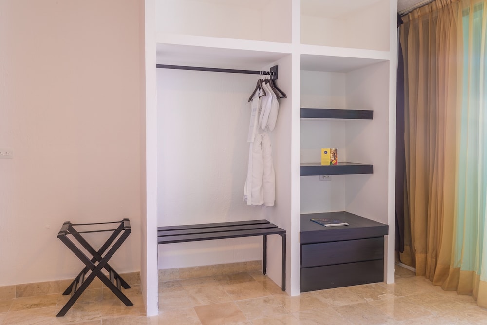 Deluxe Room - Photo 1