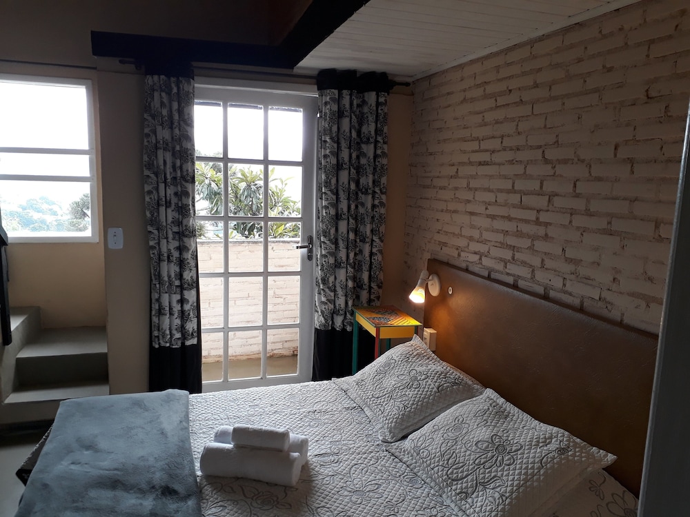 Panoramic Quadruple Room, Patio, Mountain View photo 2