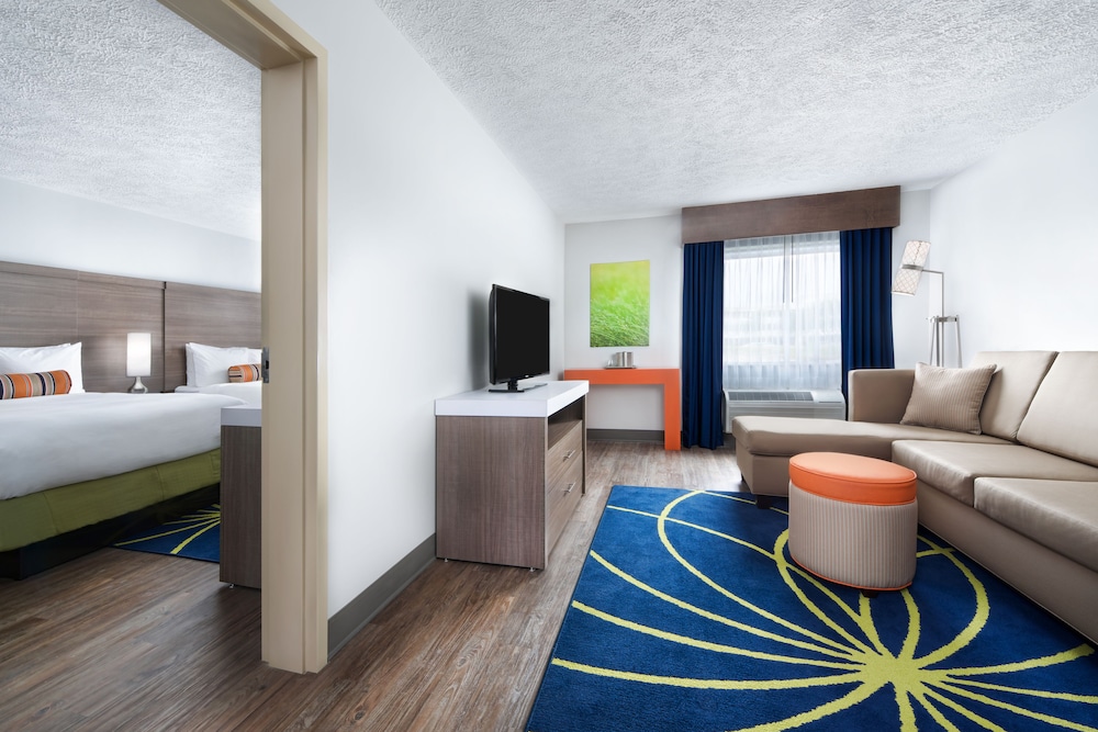 Suite, 1 Bedroom, Accessible (Communications)