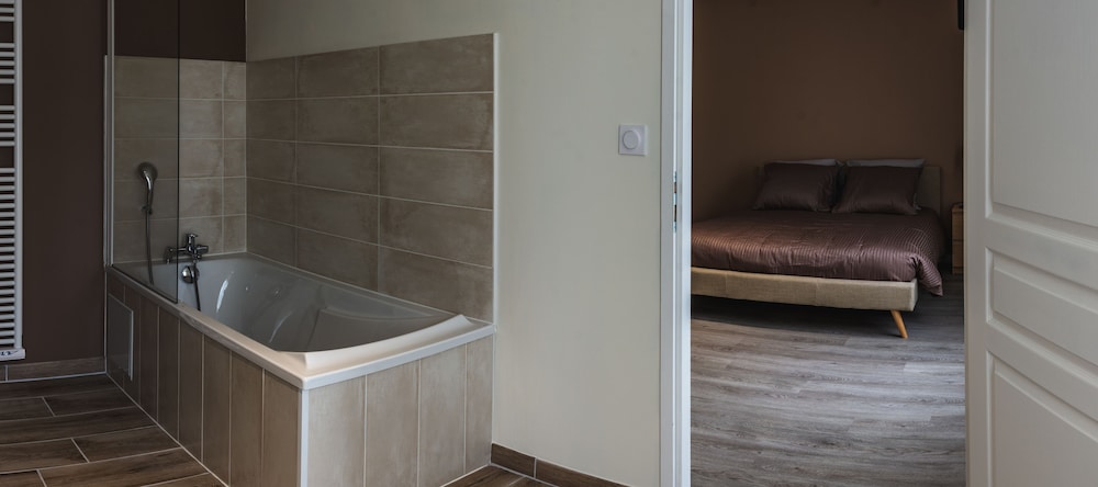 Double Room (Beige) photo 2
