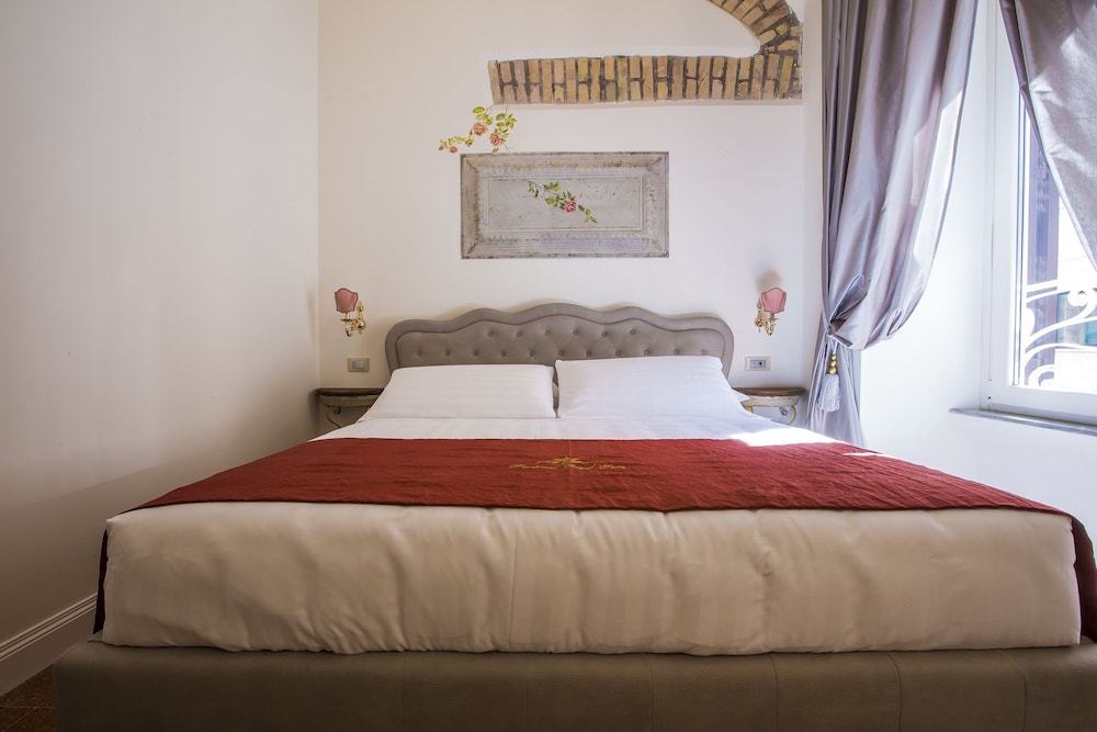 Economy Double Room, City View photo 2