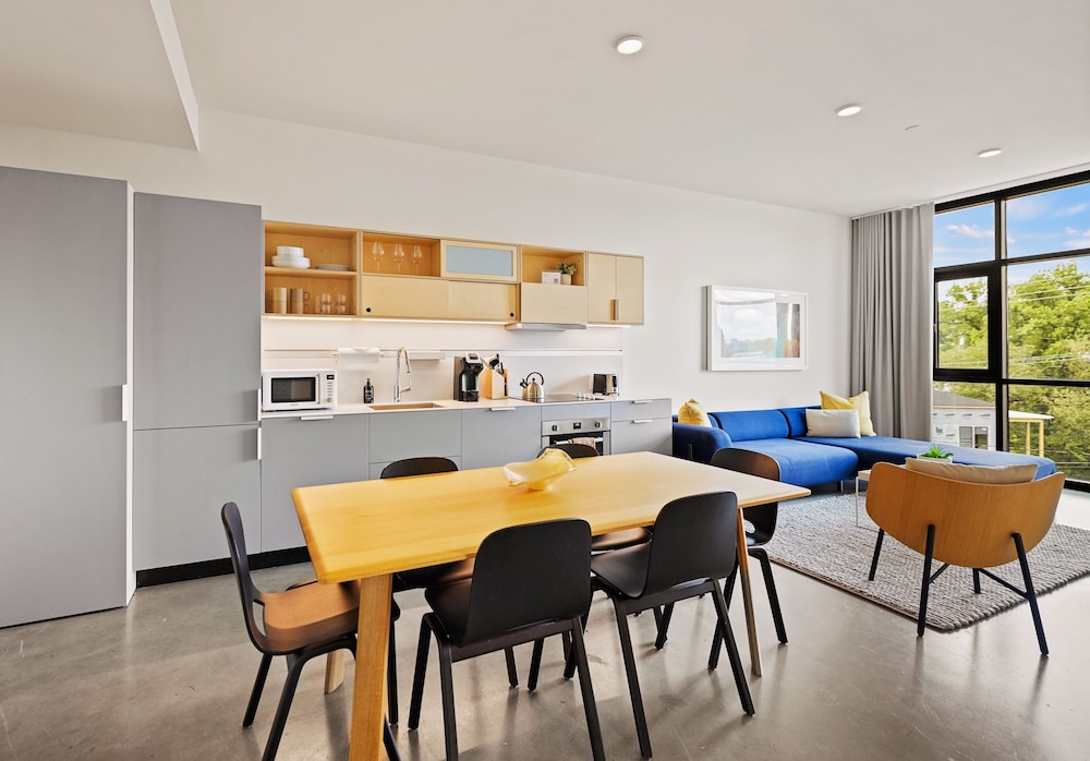 Apartment, 1 Bedroom, Mobility Accessible (1 Queen Bed) - Photo 6