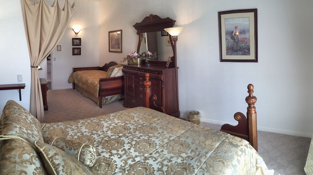 Standard Room, Multiple Beds, Private Bathroom -Not in Room photo 2