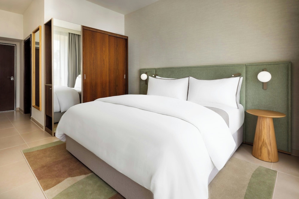 Deluxe Room, 1 King Bed, Balcony, Resort View - Photo 4