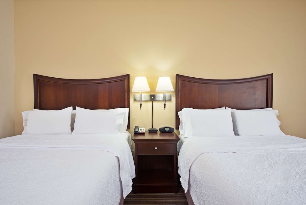 Room, 2 Queen Beds, Accessible, Bathtub (Mobility & Hearing) photo 2