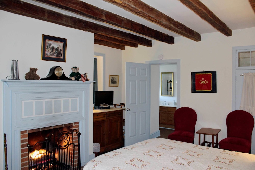 Graham's Artillery Room