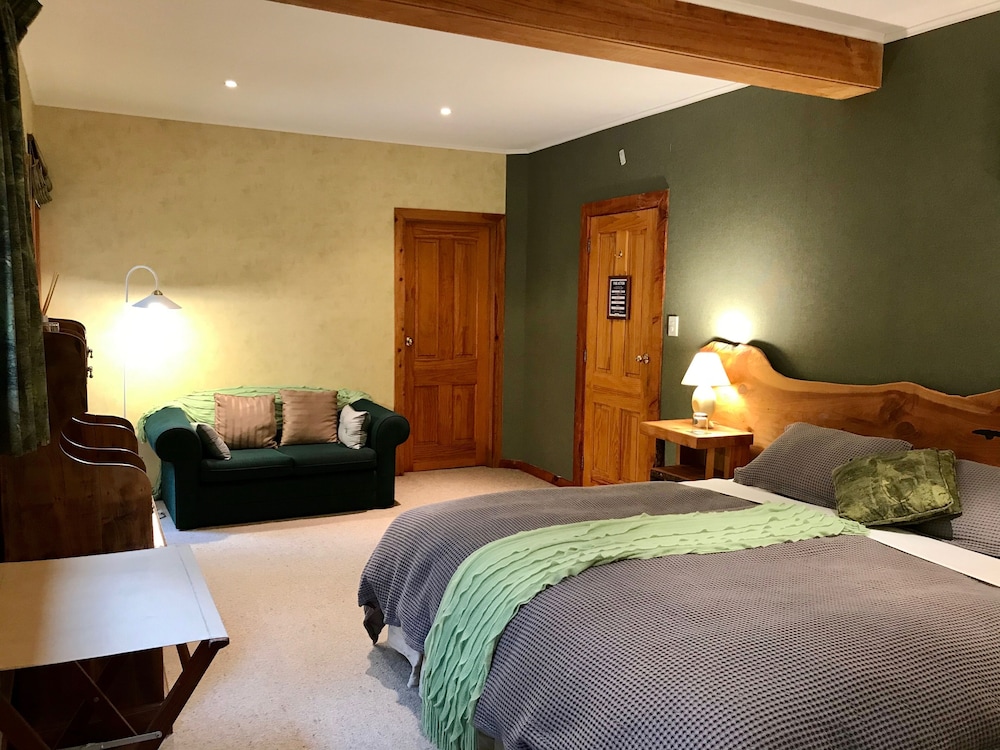 Standard Suite, 1 Bedroom, Non Smoking, Bathtub (KORU) photo 2