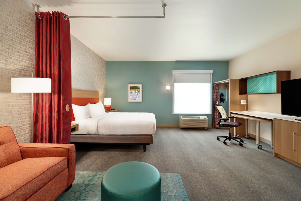 Studio, 1 King Bed, Accessible, Bathtub (Mobility & Hearing) - Photo 2