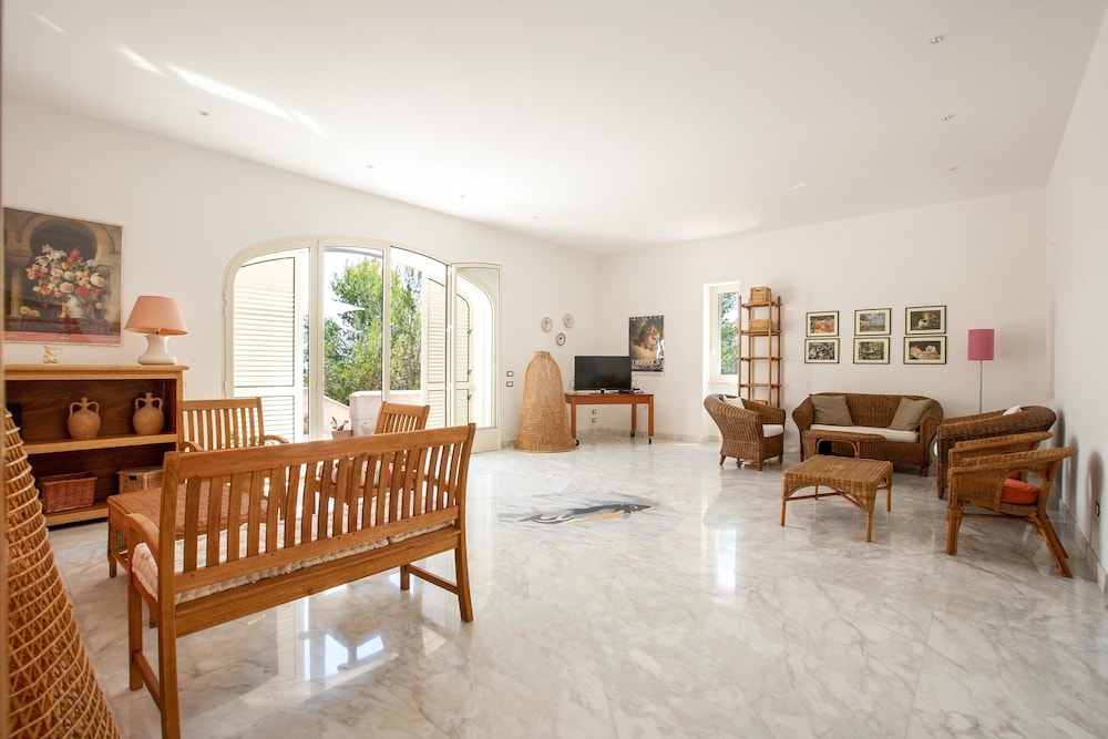 Villa, 5 Bedrooms photo 1