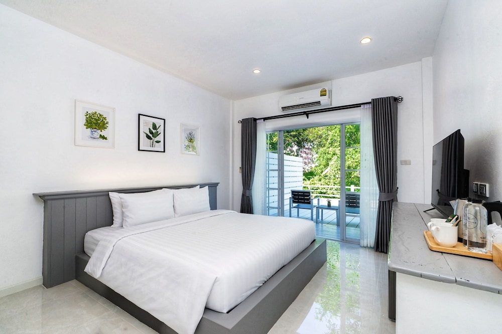 Deluxe Double Room, River View - Photo 2