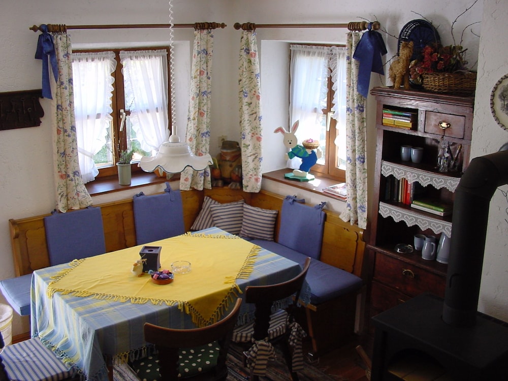 Family Room photo 3