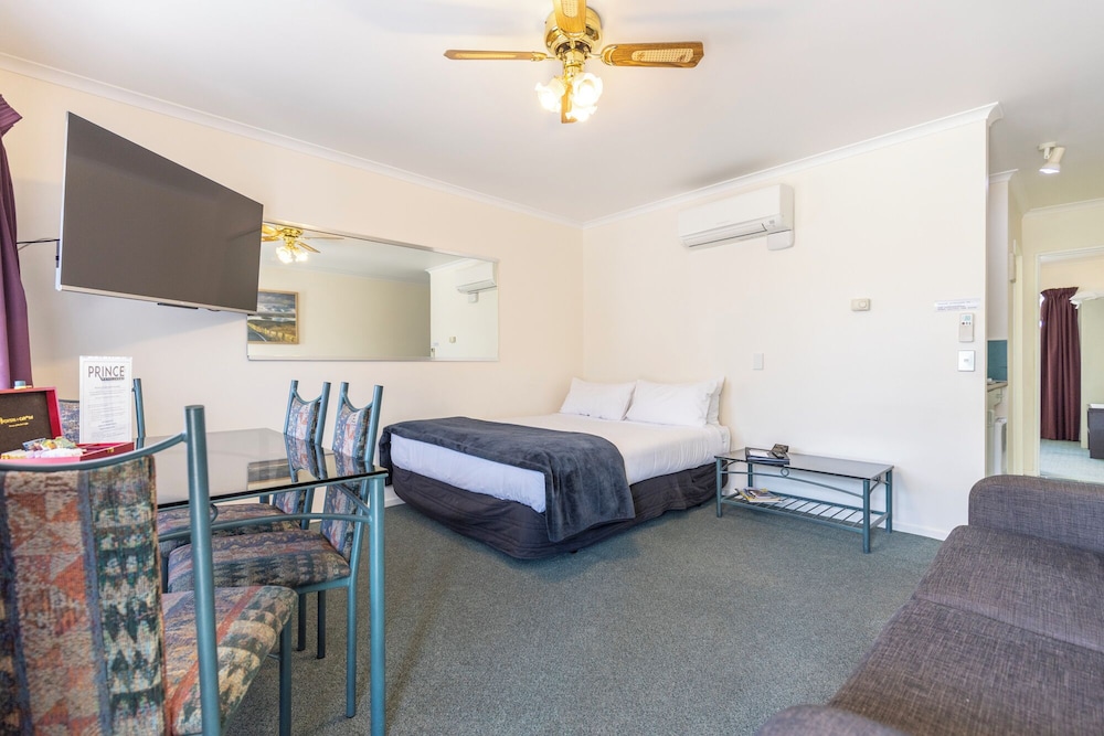 Family One Bedroom with Spa Bath photo 1