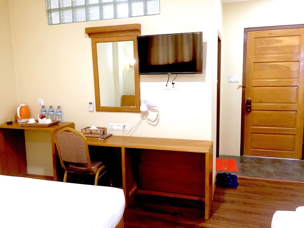 Standard Twin Room photo 2