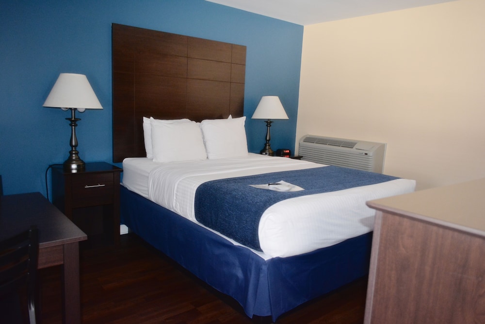 Standard Room, 1 Queen Bed