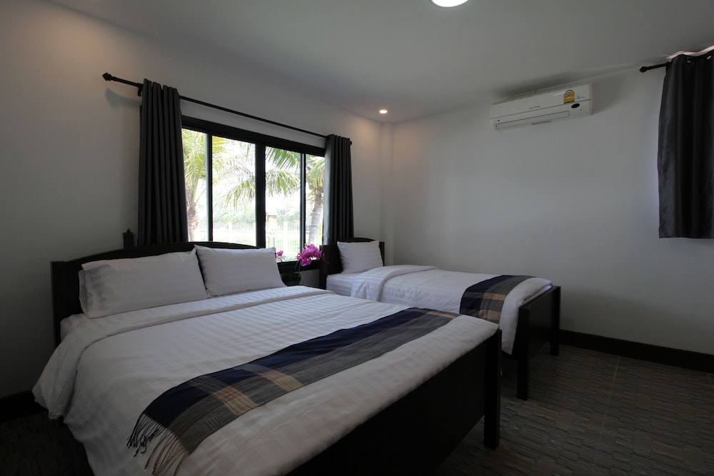 Family Triple Room, 1 Bedroom, Garden View, Garden Area photo 1
