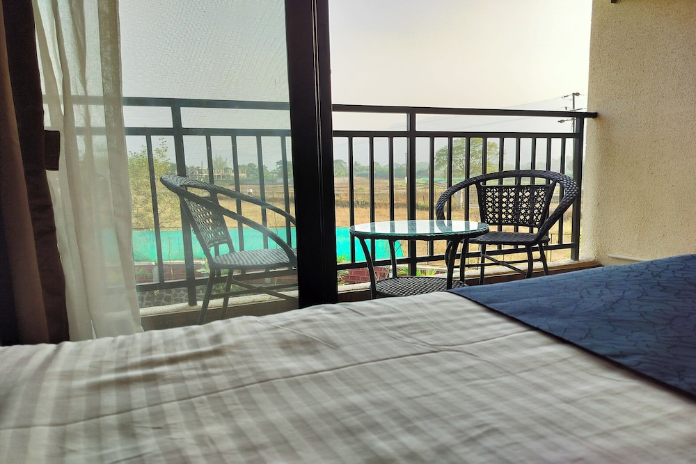 Executive Room - Photo 5