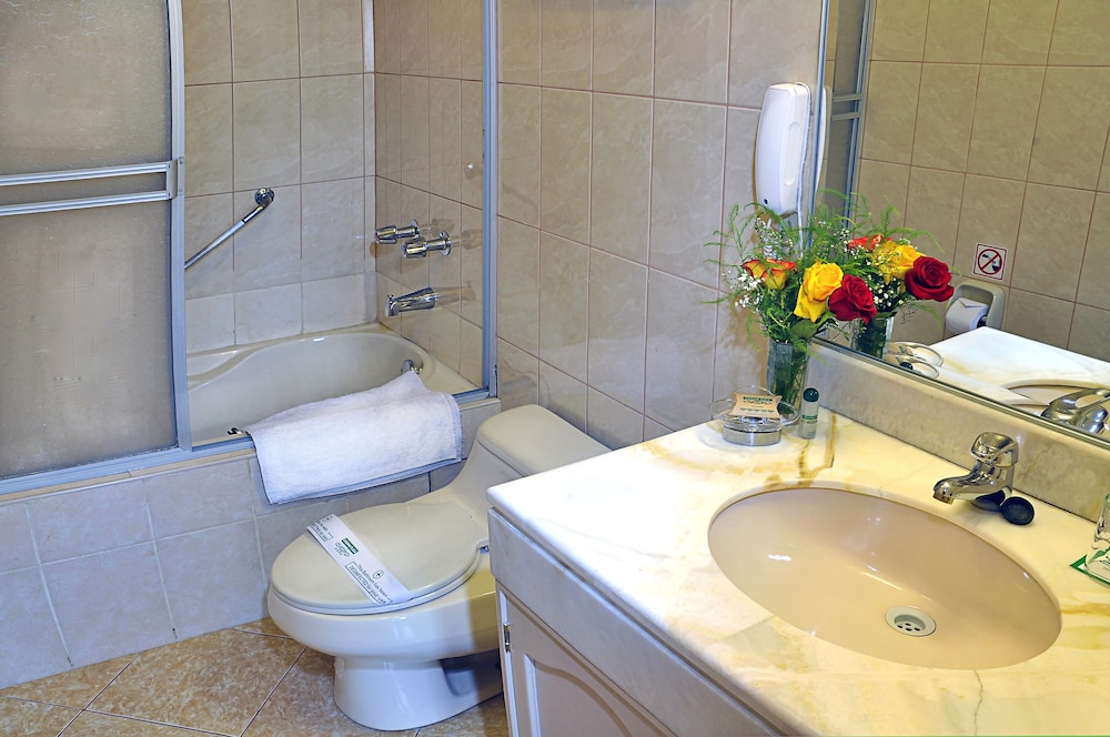 Standard Twin Room, Private Bathroom - Photo 3