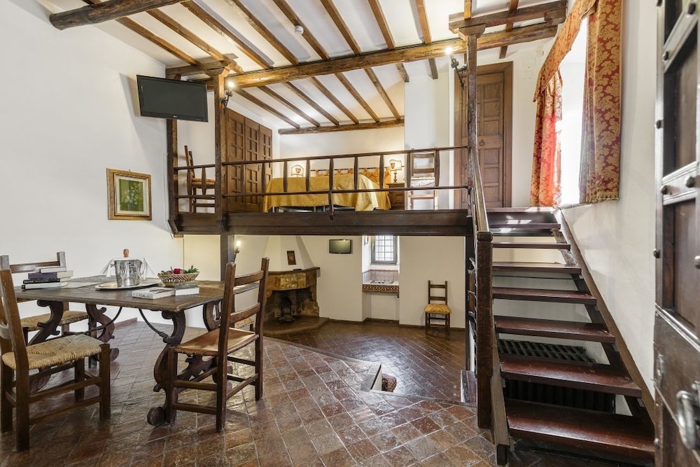 Suite, Annex Building (Scuderia Annex)