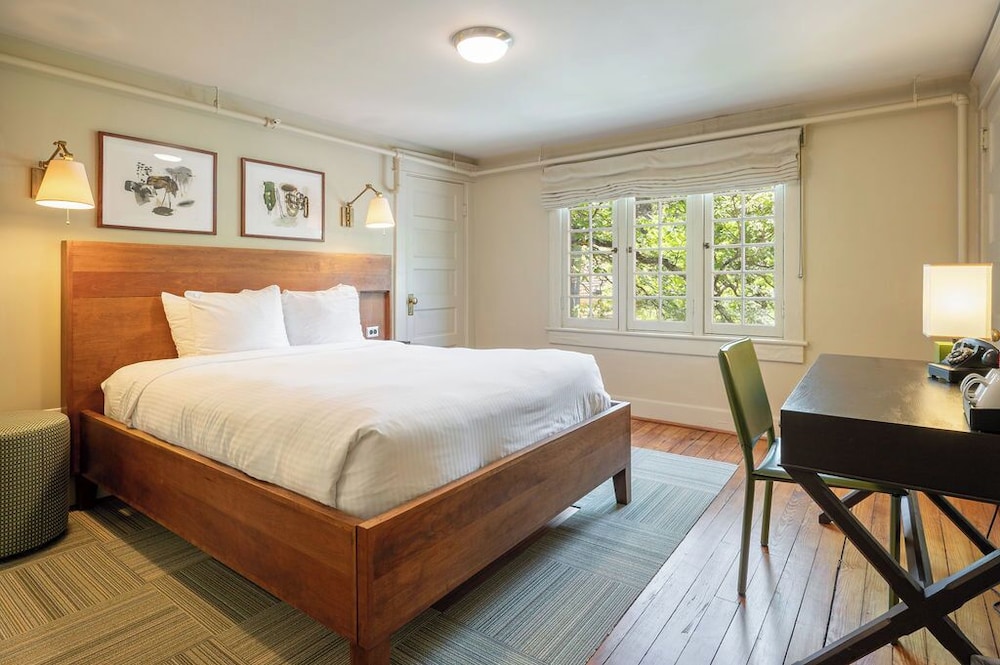 Tavern Guestroom photo 2