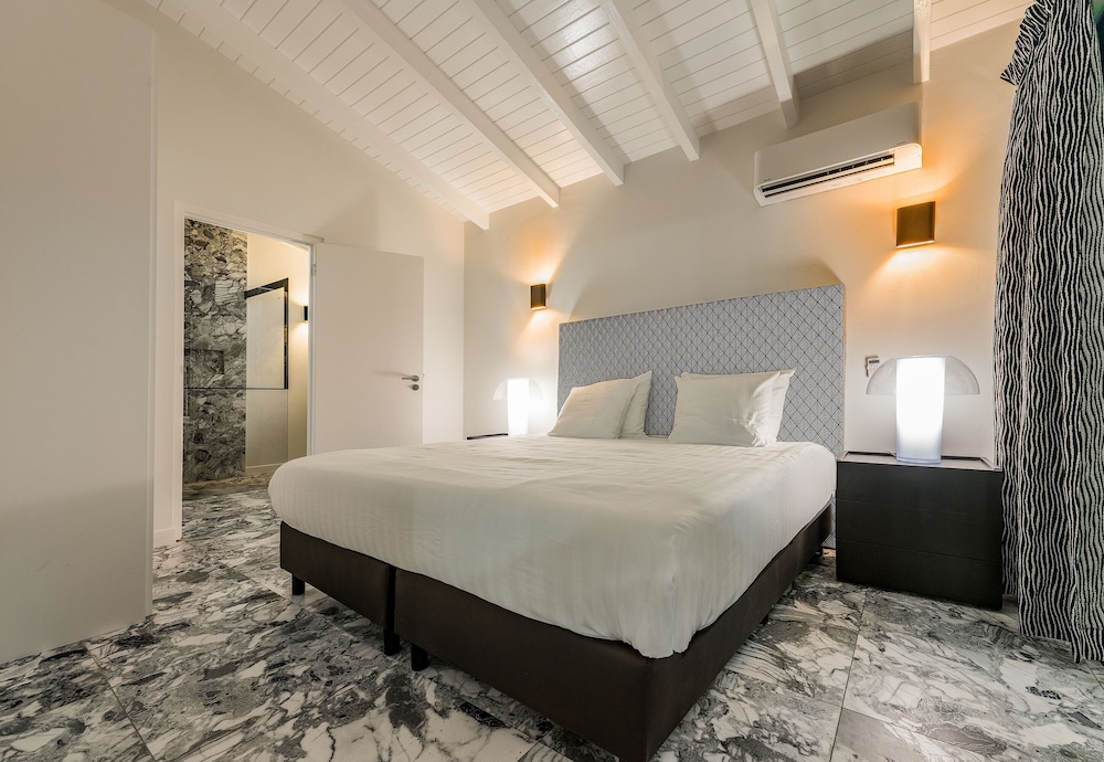 Royal Suite, 4 Bedrooms, Private Pool - Photo 4
