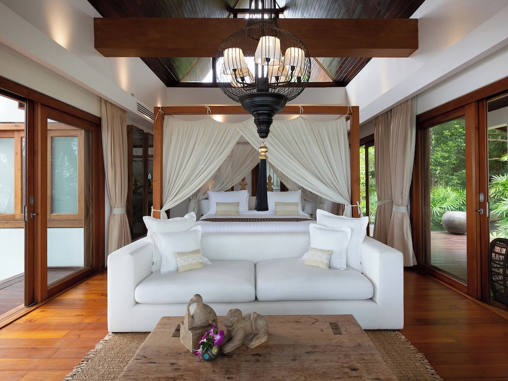 Villa photo 2