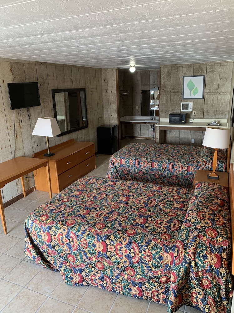 Room, 2 Queen Beds photo 3