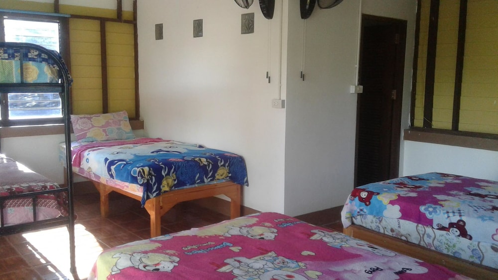5 Beds Mixed Dormitory, Fan photo 2