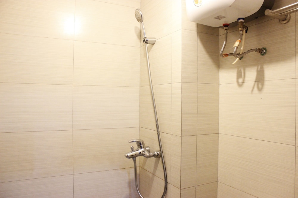 Room - Photo 8