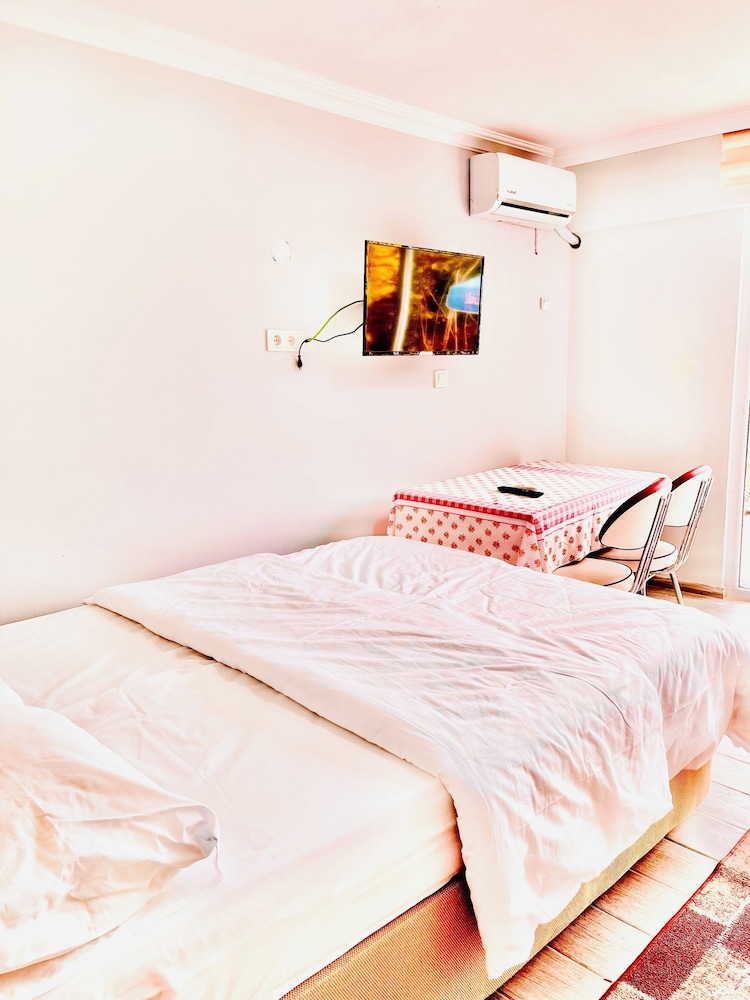 Romantic Studio