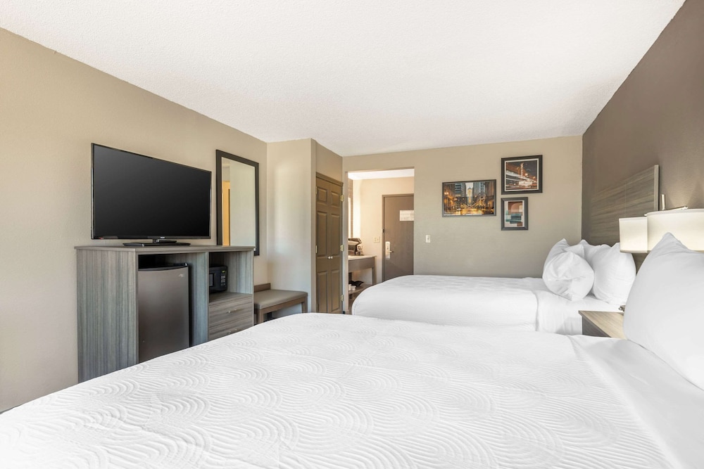 Comfort Room, 2 Queen Beds, Non Smoking - Photo 2