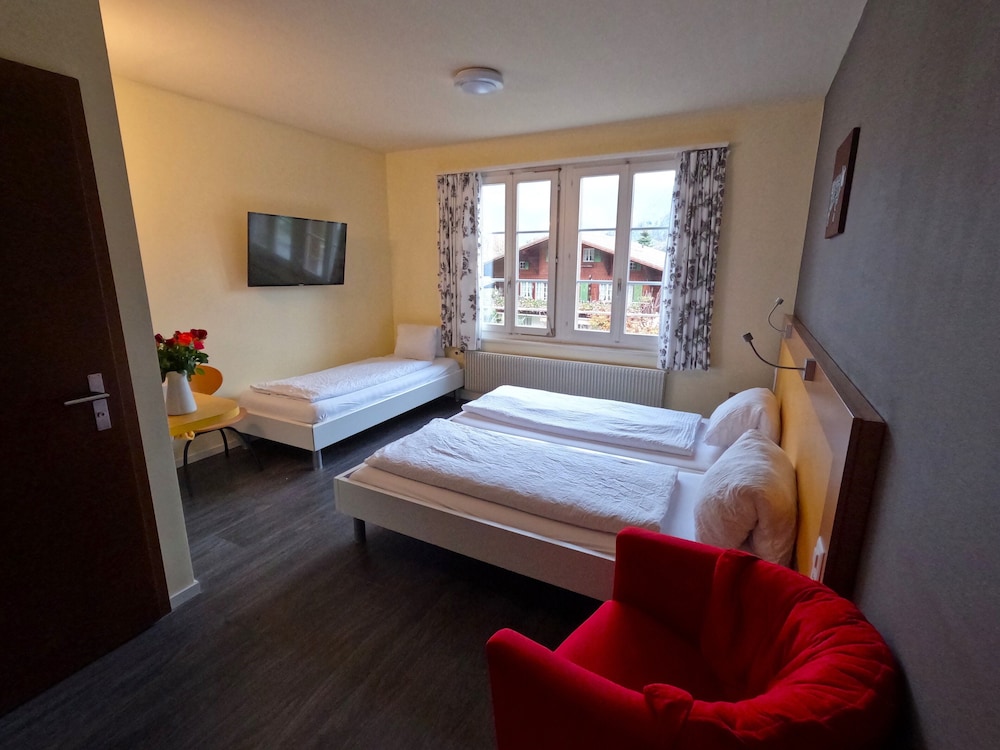 Classic Triple Room, Multiple Beds, Private Bathroom, Mountain View photo 1