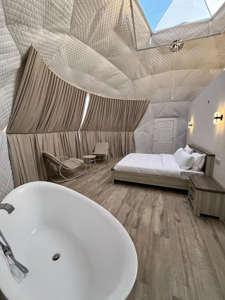 Luxury Tent, Desert View