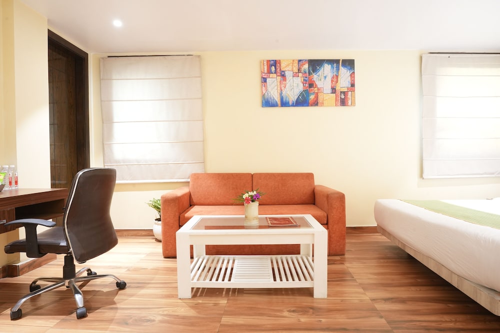 Golden Family City View Suite - Photo 8