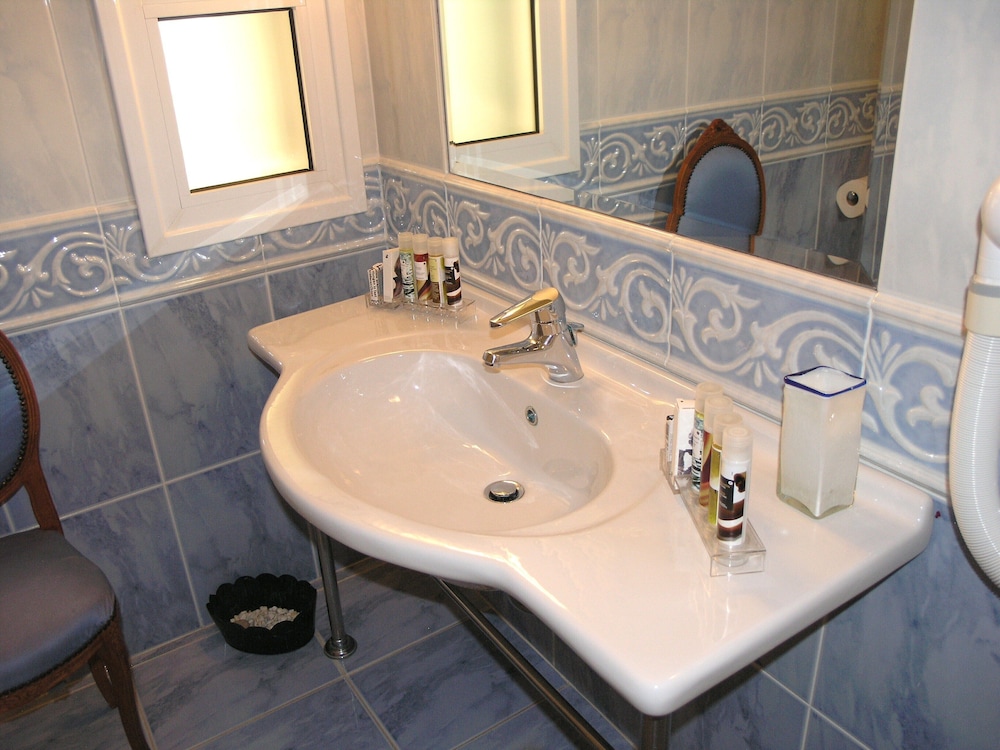 Master Suite | 2 Balconies Sea View photo 2
