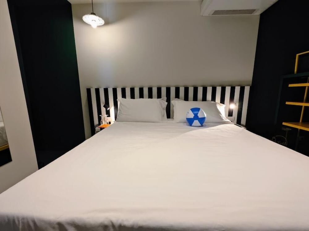 Superior Triple Room, Sea View - Photo 3