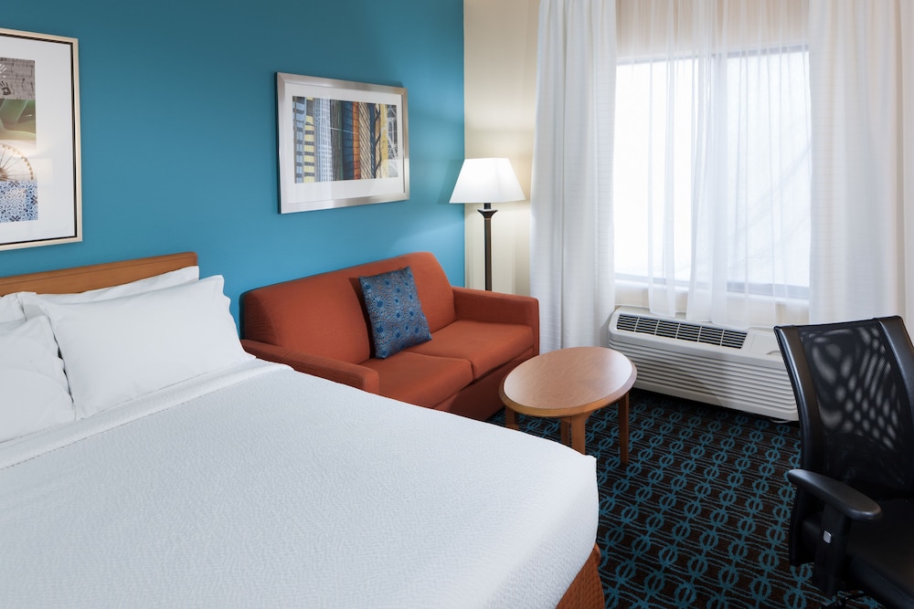 Room, 2 Queen Beds (Mobility Accessible, Tub)
