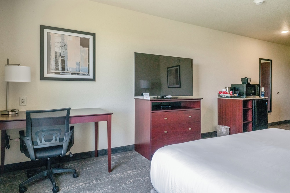 Room, 1 King Bed, Accessible, Non Smoking (Guestroom Audible/Visual Alert) - Photo 7