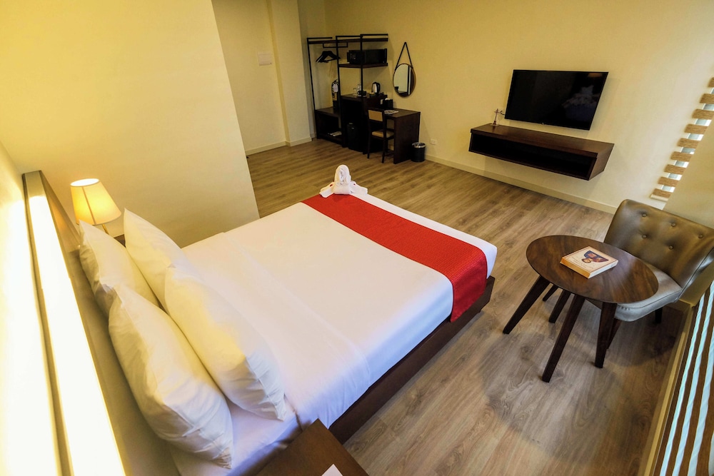 Deluxe Corner Room photo 2